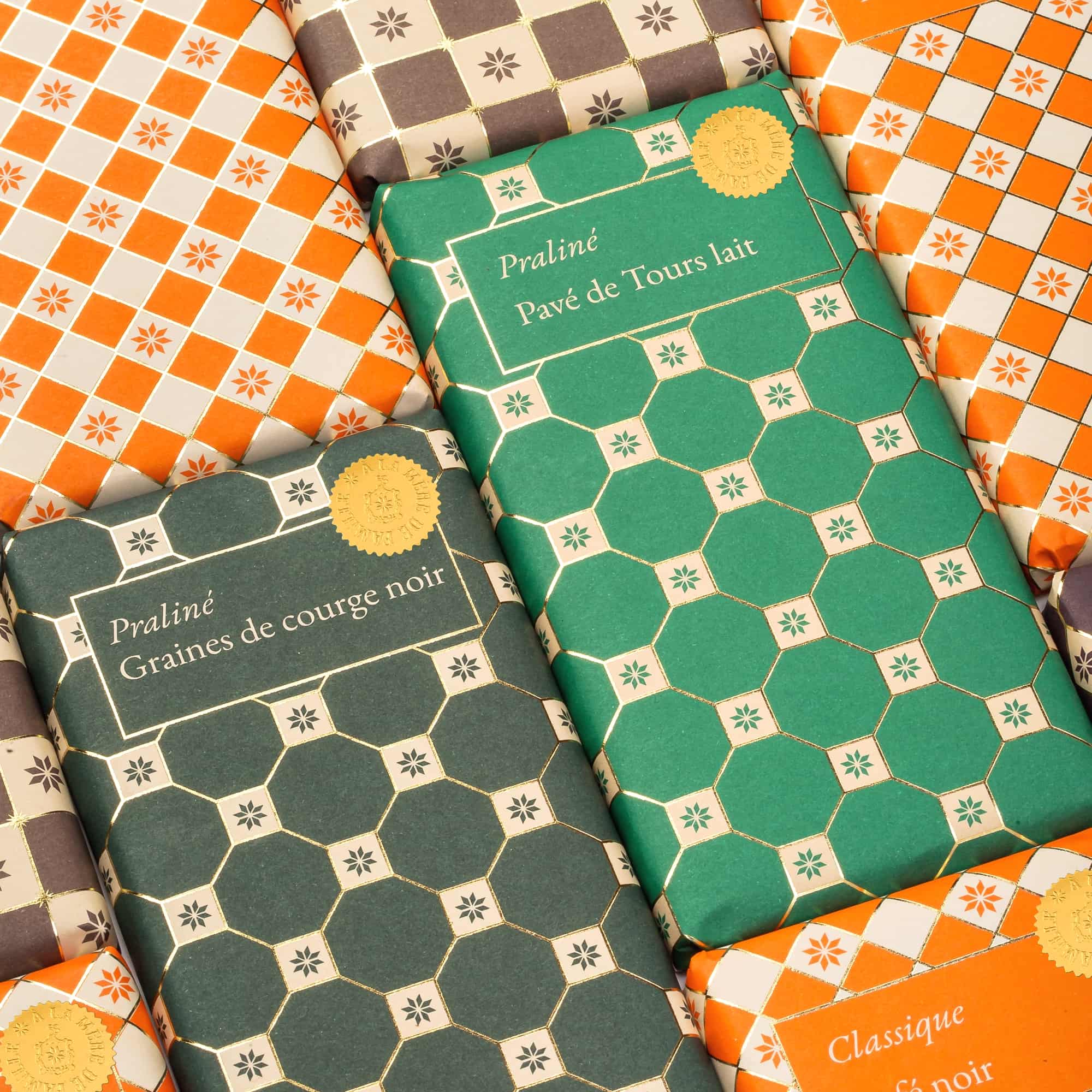 Chocolate bar Milk salted sanded almond praline bar