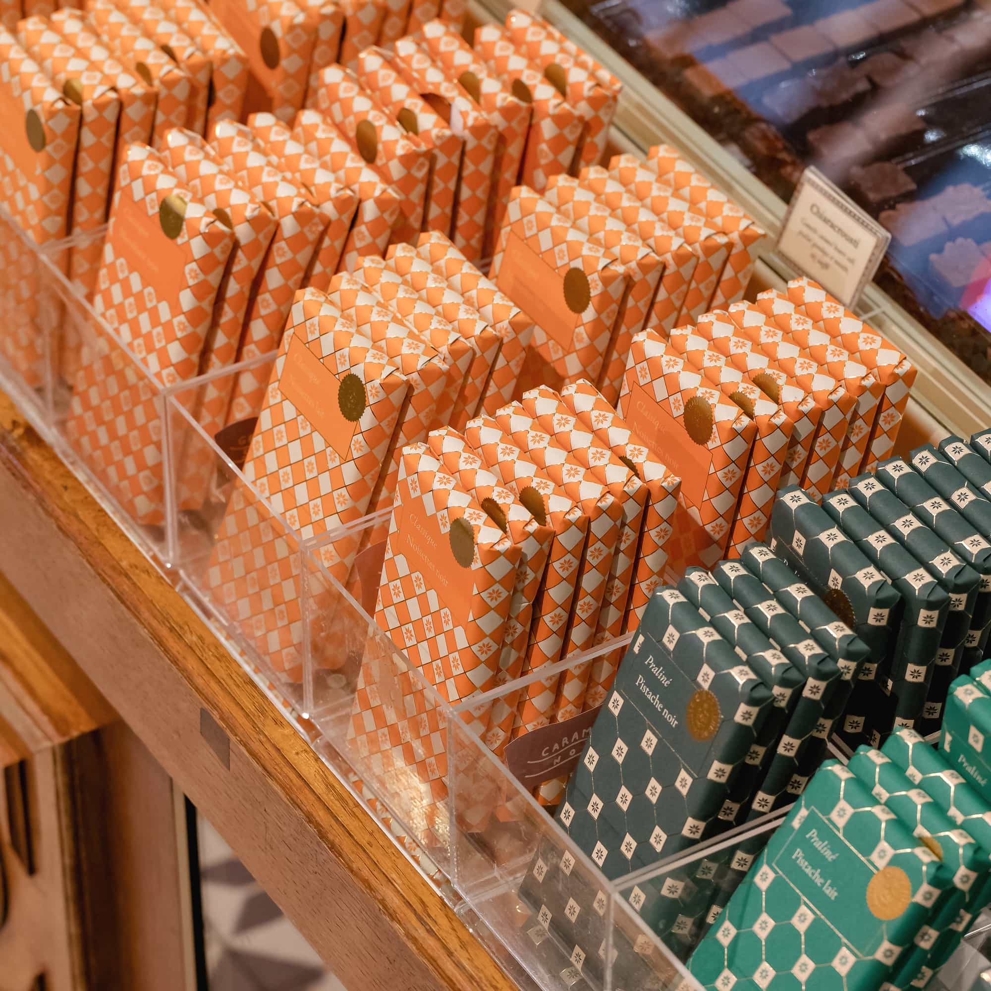 Tablette chocolat noisettes noir