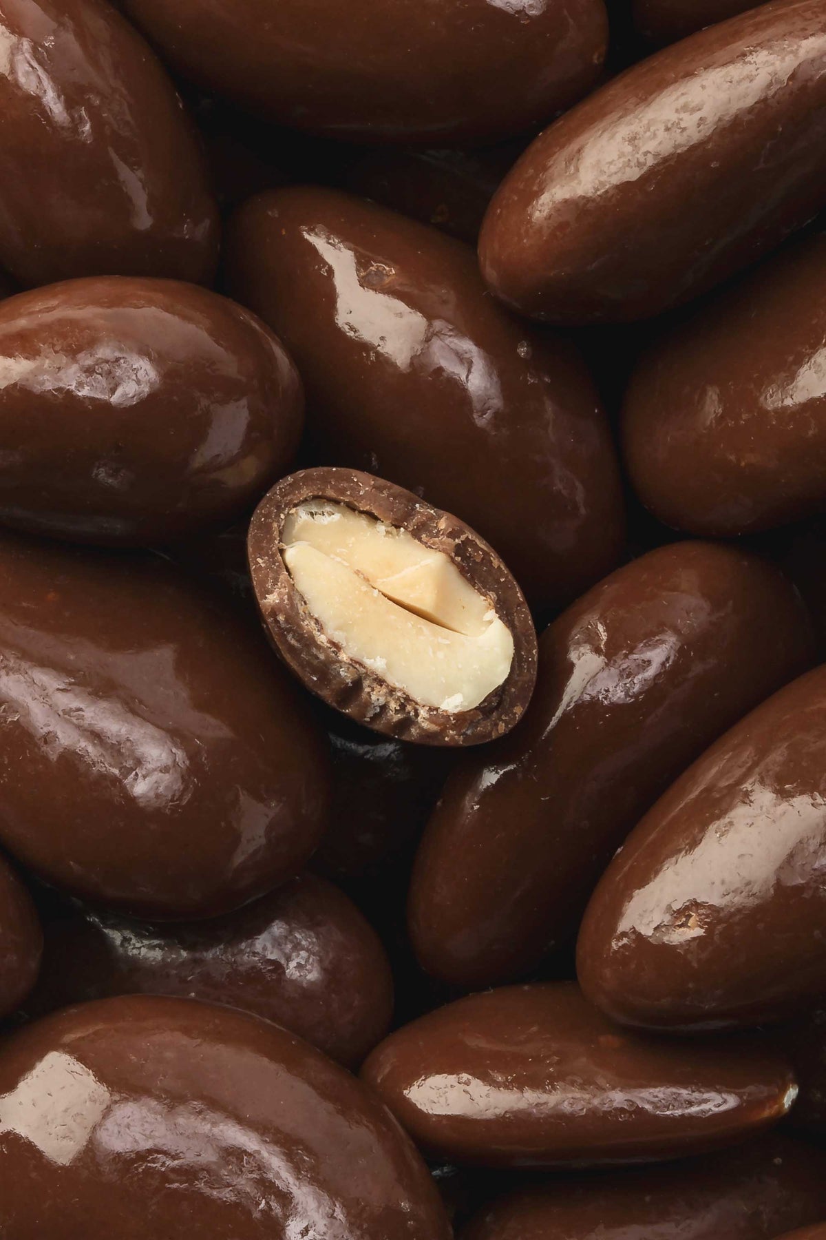 Les Amandes de l'Ili Pika milk chocolate 210 g