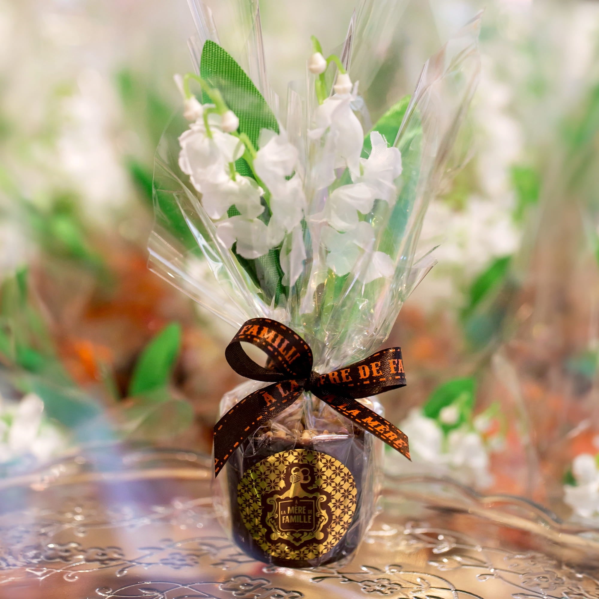 Lily of the valley with praline - Dark