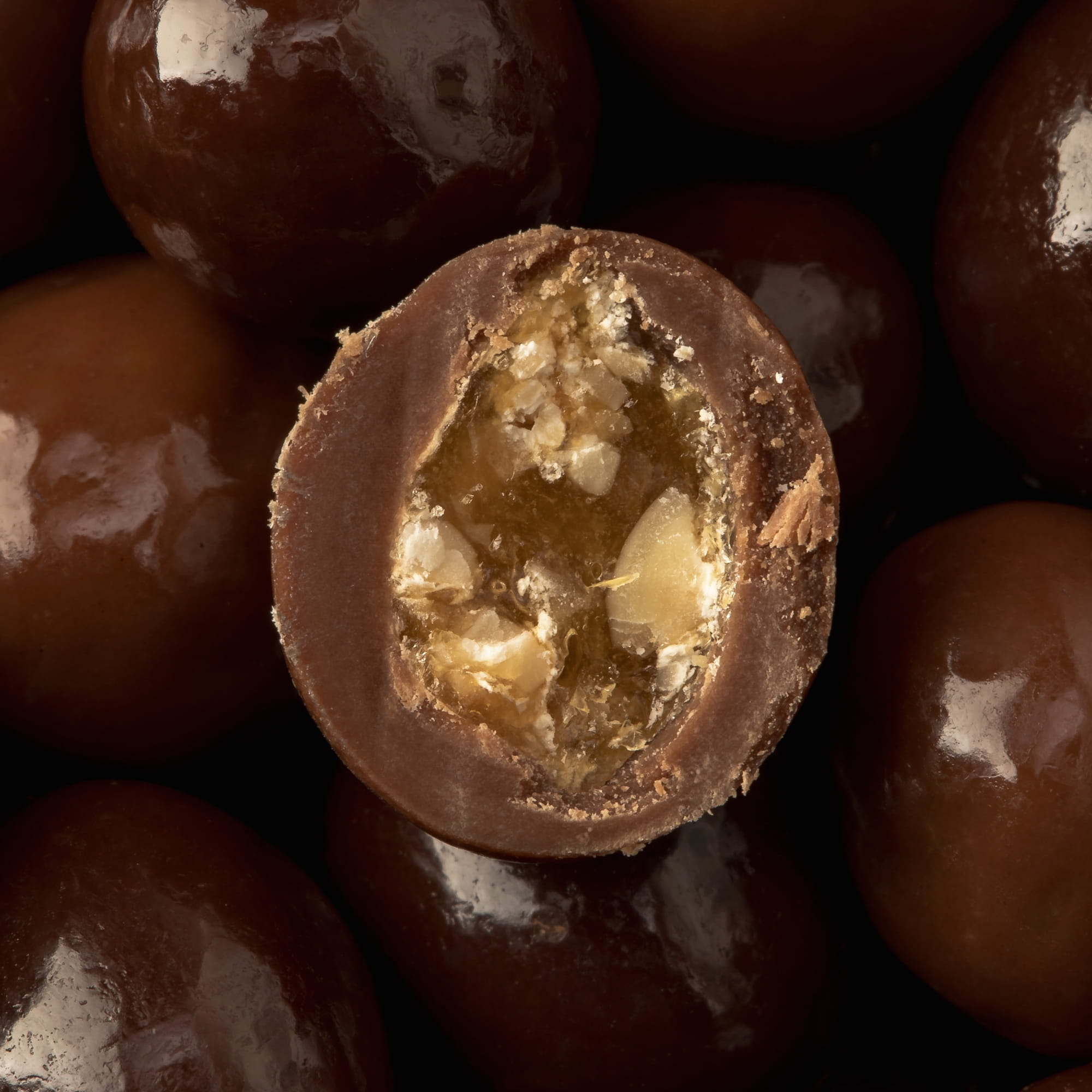 Cône petits oeufs nougatine - Lait