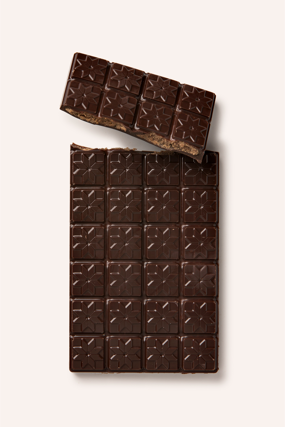 Tablette chocolat praliné feuilleté noir