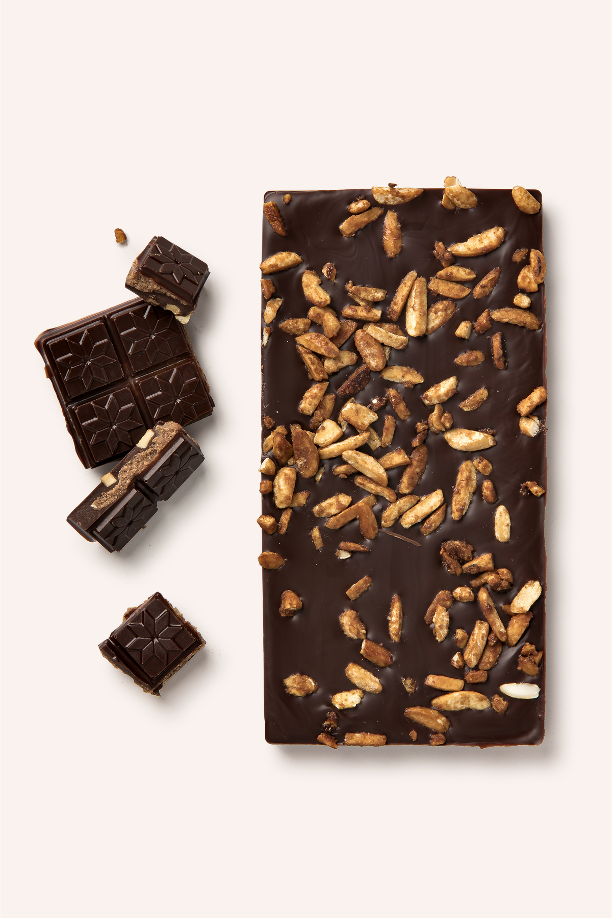 Tablette chocolat praliné amandes sablées noir